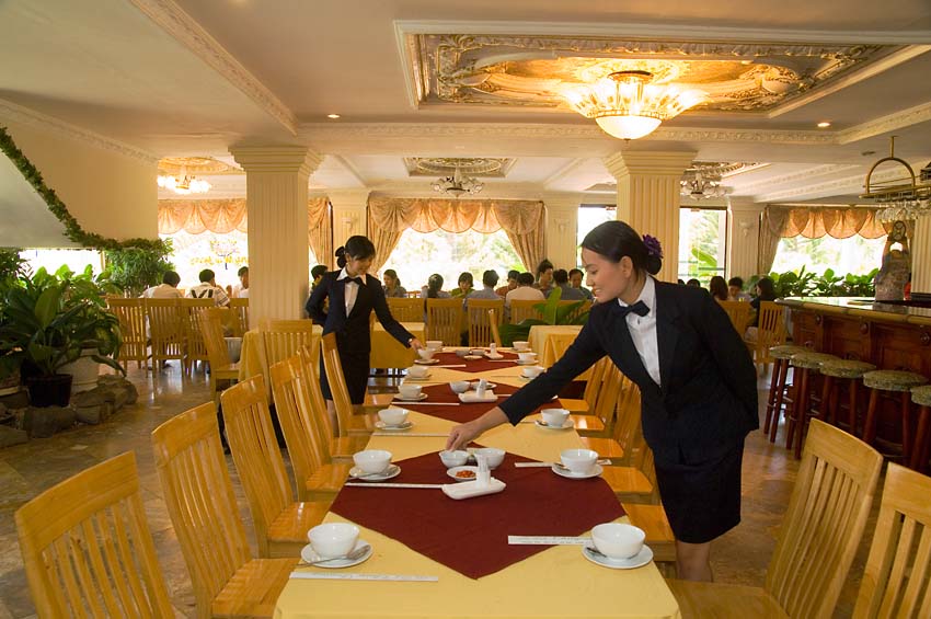 Tiếng Anh giao tiếp trong khách sạn và nhà hàng
